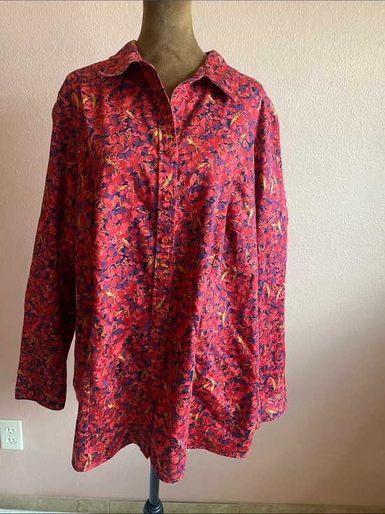 Coldwater Creek Tops - COLDWATER CREEK 100% Cotton
Red Floral Button-Down Shirt